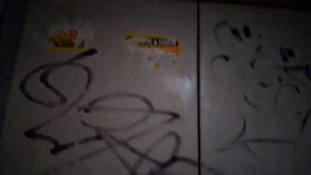 ?За неделю до замены! Лифт МЛЗ-1979 г. с новым купе (@ г. Ярославль, Саукова, 19) смотреть онлайн