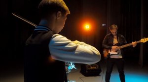 Барабаны, скрипка, бас-гитара, зажигательная музыка- авторская. 4K