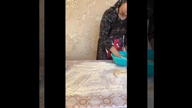 Пока все дома: осетинские пироги от Кристины Дудаевой смотреть онлайн