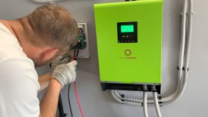 Гибридная Солнечная Станция 5кВт (полное замещение нагрузки + 5кВт*ч резерва)