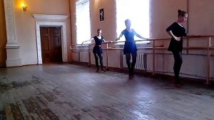 Урок народного танца - Батман девелюпе №2