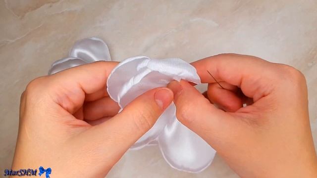 Потрясающие школьные бантики на 1 сентября канзаши мк