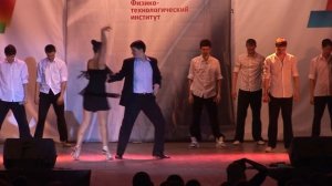 Массовый танец "Джеймс Бонд"