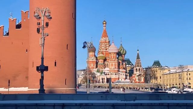 Зимняя прогулка по Москве- реке на комфортабельной яхте - ресторане Radisson флотилия