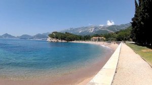 Пляжи и монастырь Прасквица в Свети Стефан.  Beaches and monastery Praskvica in Sveti Stefan.