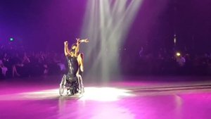 Презентация танцев на инвалидных колясках.