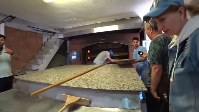 Стамбульская пекарня с традиционной подовой печью смотреть онлайн