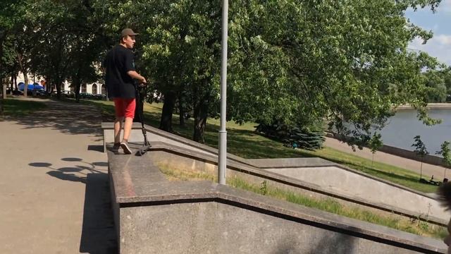 В ЛЕСУ НА САМОКАТАХ.Спор на руль.IBIKE смотреть онлайн