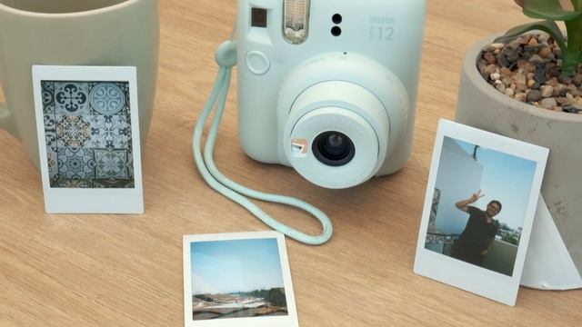 ¡Conoce la nueva instax mini 12 con este review de Gabby Choko! | instax México смотреть онлайн