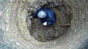 копаем вечную канализацию 3и 3 в скальном грунте