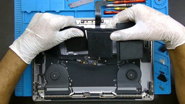 Unveiling the Secret to Replacing the Battery on MacBook Pro A1707 #azizi Technologies