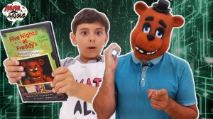 Папа Роб и Ярик: книга "Файлы Фредди" и прохождение игры FNAF2!