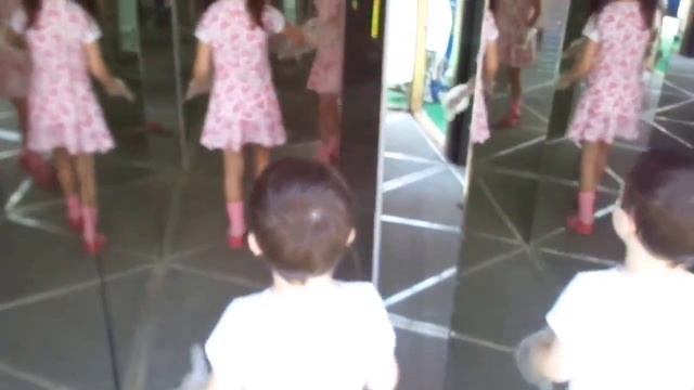 Лабиринт!!! Настоящий Зеркальный лабиринт )))
