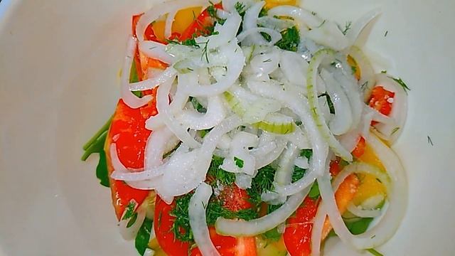 ГРЕЧЕСКИЙ САЛАТ / СРЕДИЗЕМНОМОРСКАЯ КУХНЯ / ИЗЫСКАННАЯ, ПРАЗДНИЧНАЯ  ПОДАЧА