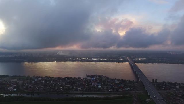 Полет в облаках над Красавинским мостом (Пермь)