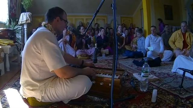 Радха Говинда прабху - Джая Радха Мадхава | Kirtan Mela 2016 смотреть онлайн