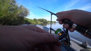 Поехал один на рыбалку и Поймал РЕКОРДНОГО ОКУНЯ на резину.