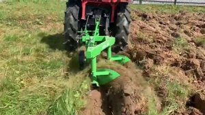 пашем плугами, выравниваем участок