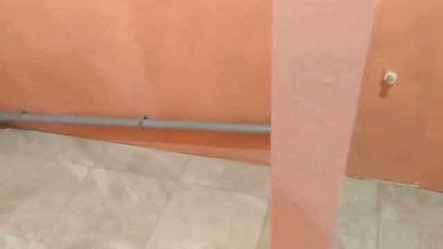 Установка чугунной ванны.Подготовка места.Добиваем ламинат. смотреть онлайн