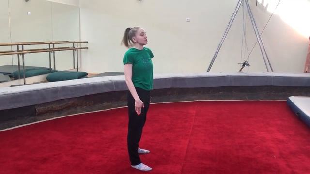 Наклоны вперед и назад стоя смотреть онлайн