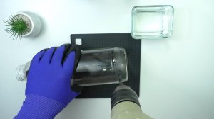 Как сделать настольную лампу из бутылки.