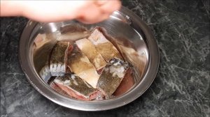Рыба тушеная в томатном соусе с овощами в духовке.