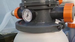 проблема с насосом бествей 58495, помогите! кто может.