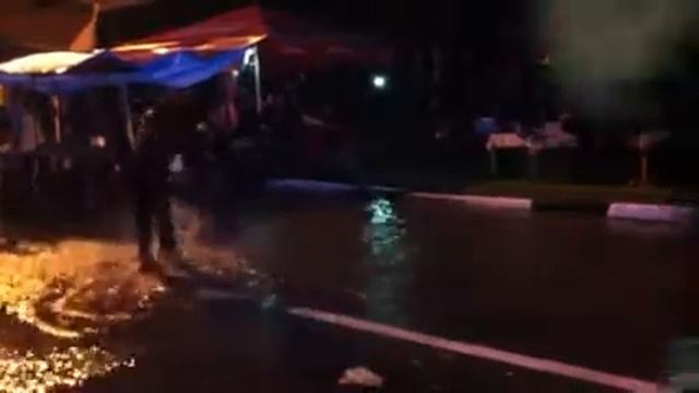 Танец в луже! смотреть онлайн