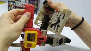 Обзор трансформера Blaster - Titans Return - Leader class - Hasbro. Музей Р-ТФ.