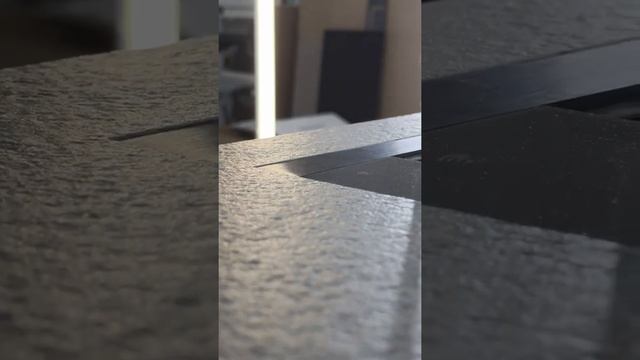 Hamiltoun мебель, кухня с фасадами из стекла и шпона Canaletto смотреть онлайн