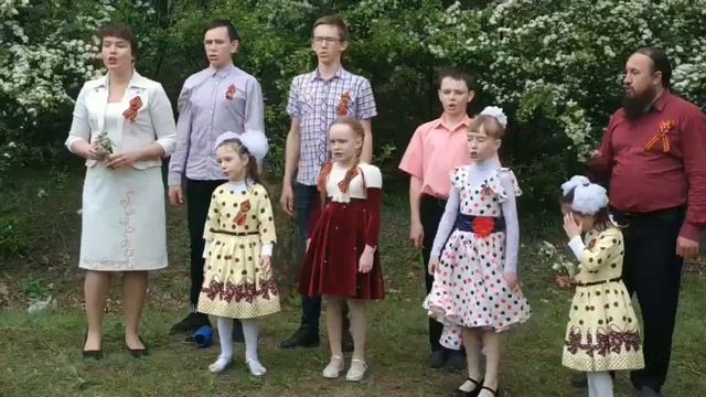 Песенный марафон "Голос Победы": Семья Куманец смотреть онлайн