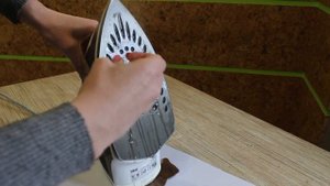 Как очистить утюг. Карандаш для чистки утюгов