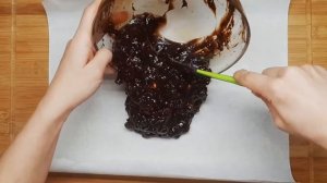 Шоколадный рулет с печеньем без выпечки | Рецепт