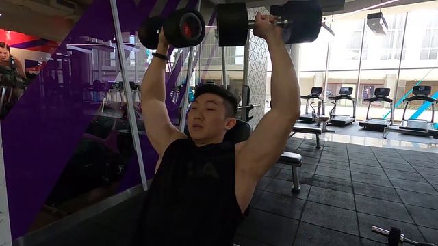 DAY 40: TIME FOR MUSCLE BUILDING x SHOULDER WORKOUT， 90 DAYS TRANSFORMATION WITH FIT LIFE #GYMVLOG смотреть онлайн