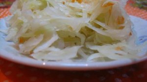 Салат свекольный с капустой