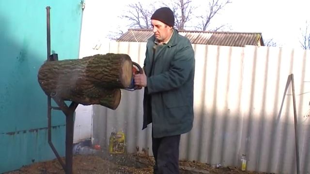 Приспособление для безопасной распилки дров
