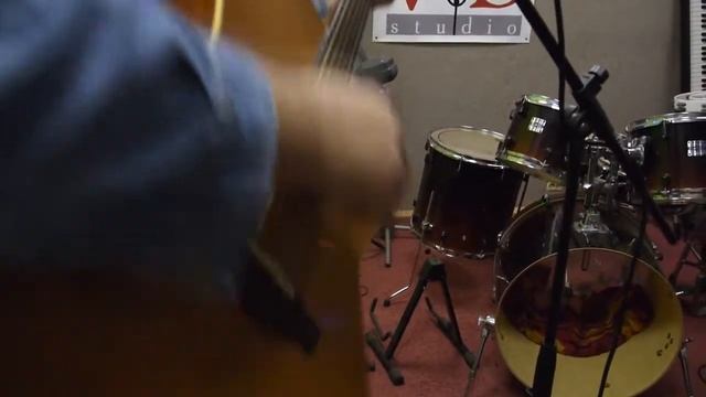 Владимир Иванов, Антон Родин - По пустой мостовой смотреть онлайн