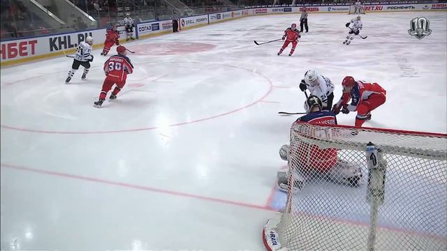 Юханссон спасает в последний момент смотреть онлайн