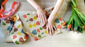 Букет из тюльпанов: упаковка в крафт бумагу.