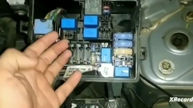 Renault Petrol Car Fuse box details смотреть онлайн