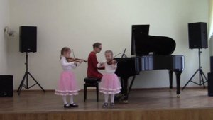 Аглая Зотова, 5 лет, скрипка, Василиса Паршкова, 6 лет, скрипка.