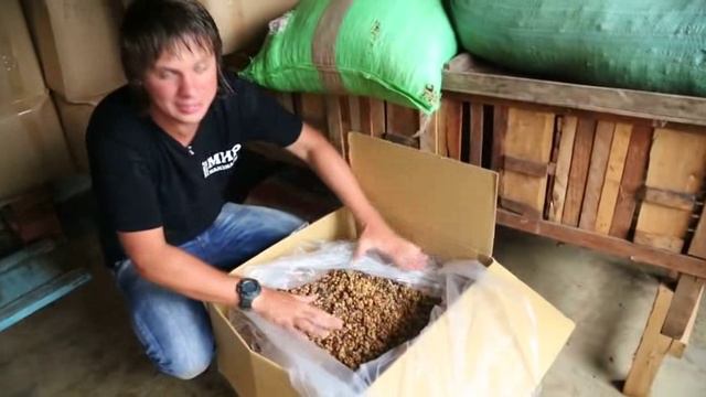 Мир наизнанку 4 сезон 6 серия «Вьетнам. Выращивание креветок» (документальный сериал, 2010)