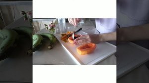 Как порезать ПАПАЙЮ? 🇪🇨😉 #эквадор #papaya #путешествие  #фрукты