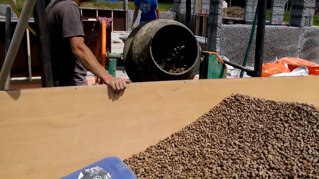 Монолит из легкого керамзитобетона