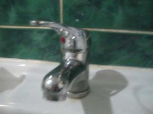 Не перекрывается холодная вода, смеситель в ванной.