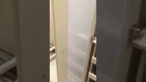 Шкаф в прихожую с выдвижными полками для обуви