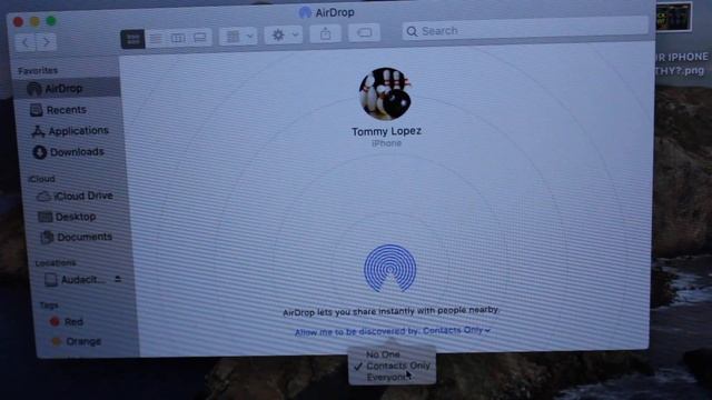How To Airdrop Photos & Videos From iPhone To Mac! смотреть онлайн