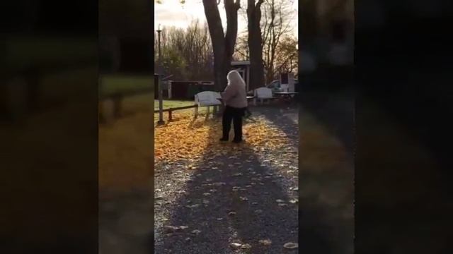 КРАСИВЫЙ НЕЗАКОНЧЕННЫЙ РОМАН В ПАРКЕ НА СКАМЬЕ.... смотреть онлайн