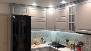 Угловая кухня классика МДФ в пленке с фрезеровкой