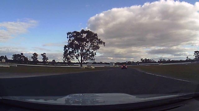 Subaru MY15 WRX vs GRB STI (2 laps) Winton Trackday August 2015 смотреть онлайн